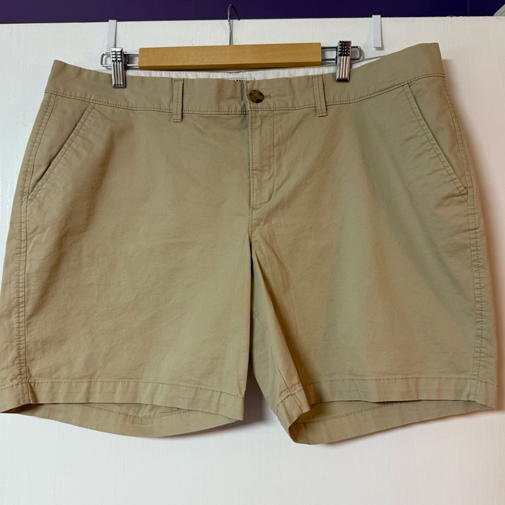 Women’s Old Navy 7” Inseam Shorts